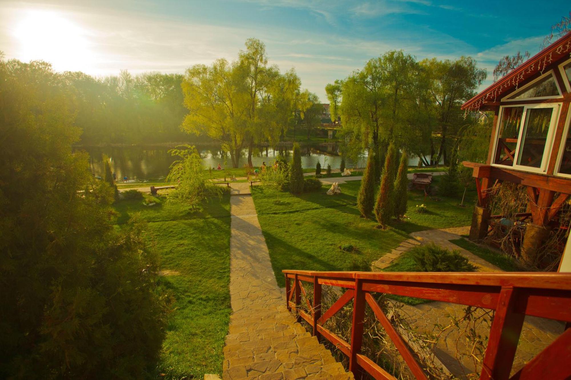 Hotel Zdybanka Sumy Exterior foto